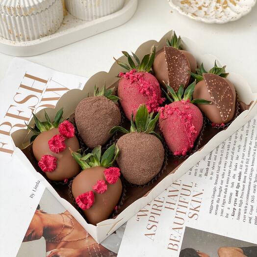 Fresas cubiertas de chocolate con frambuesas liofilizadas 💕