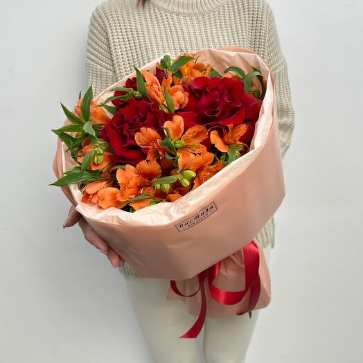 Птичка🧡 букет французских роз с альстромерией