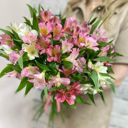 Mono bouquet mix of alstroemeria