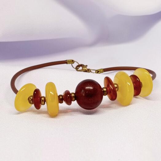 Браслет с янтарем