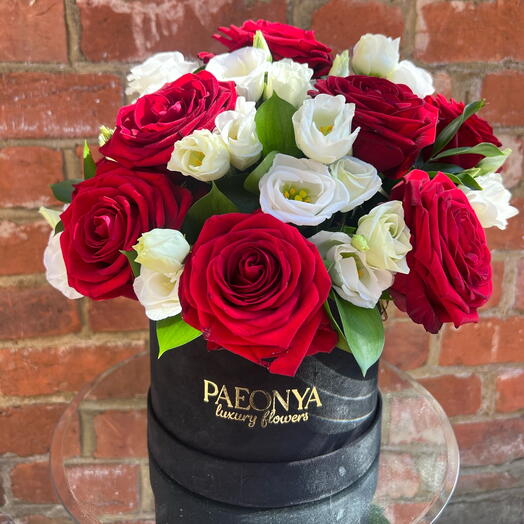 Red Naomi and lisianthus