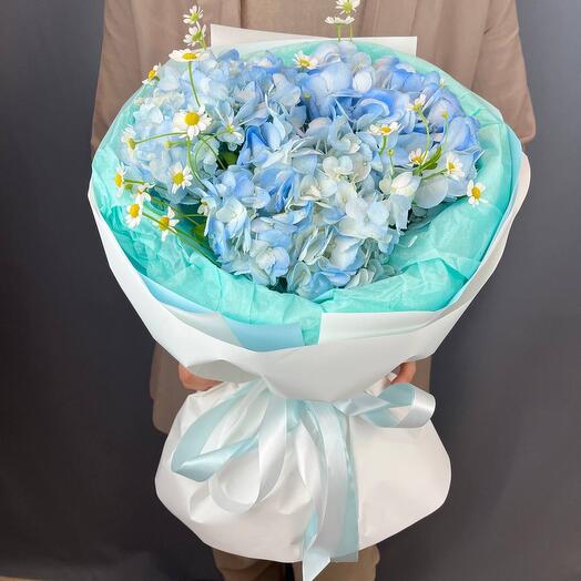 Букет с гортензией и танацетумом