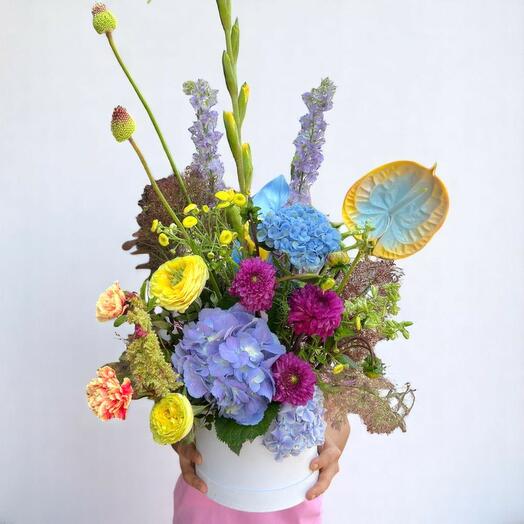 La Petit Prince – Enchanting Mixed Flower Box with Hydrangeas, Delphiniums, and Dahlias