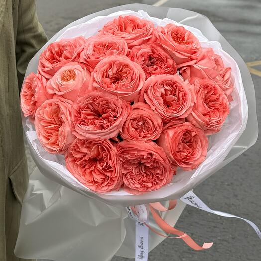 Букет от студии «TIFFANY» пионовидные розы pink explosion