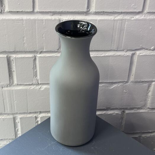 Ваза стеклянная, серая матовая