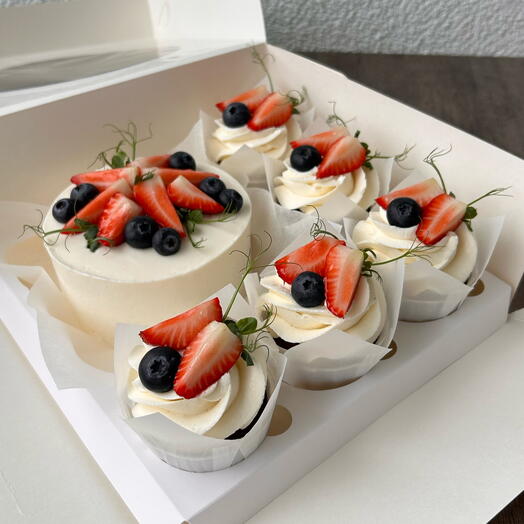 Bento Cake set Tamaño s + 5 cupcakes con decoración de bayas