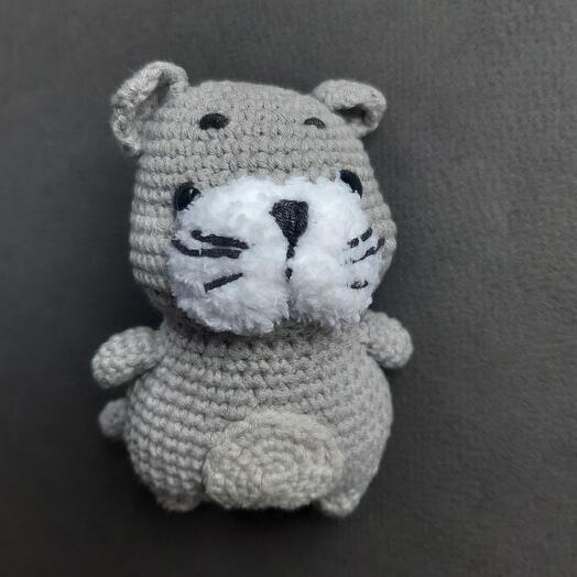Котик Пион серенький. Игрушка пузатик. Брелок в ладошку