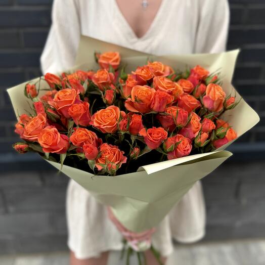 Bouquet of 7 bushy orange roses