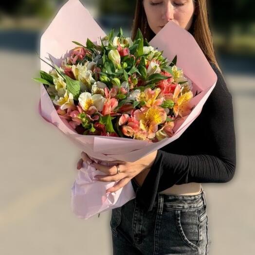 Букет из альстромерии микс