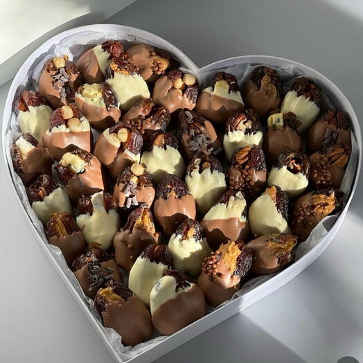Финики в шоколаде Sweet Light Box