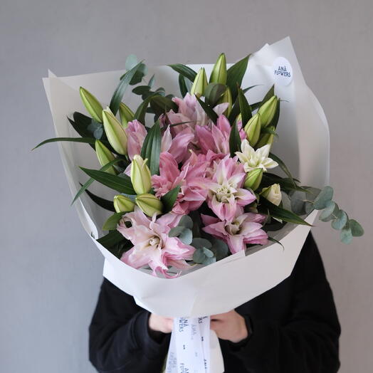 Ароматный букет королевских Лилий