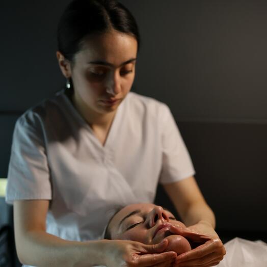 Электронный сертификат на скульптурирующий массаж лица 75 минут