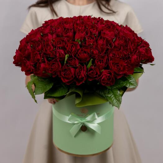 101 красная роза Madam Red в коробке