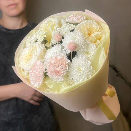 Нежный букет с ароматными розами