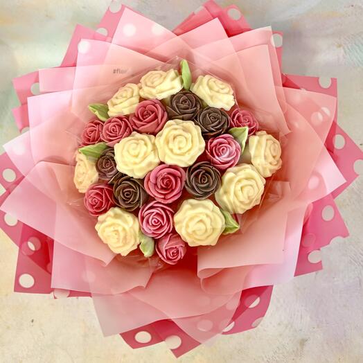 Букет из шоколадных цветов и маршмеллоу в шоколаде