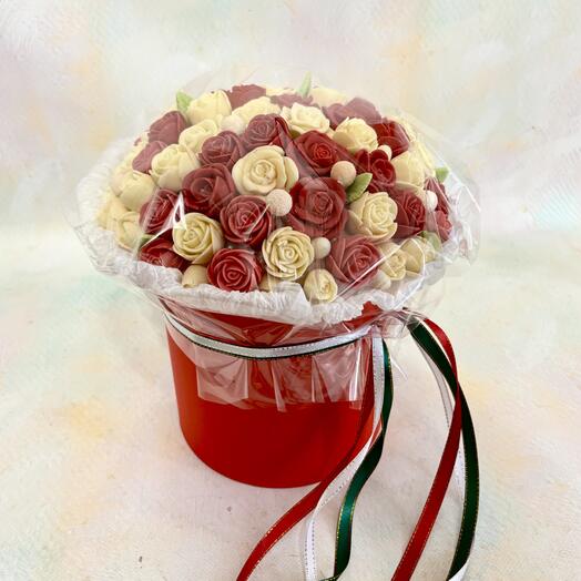 Розы из бельгийского шоколада в коробке, 55 шт