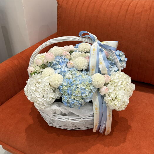 Нежный микс в корзине