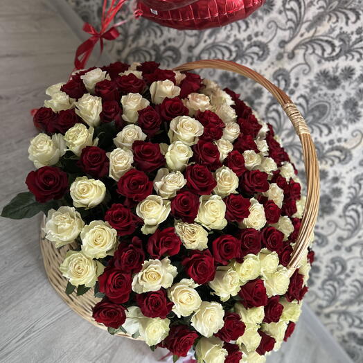 Корзина эквадорских роз