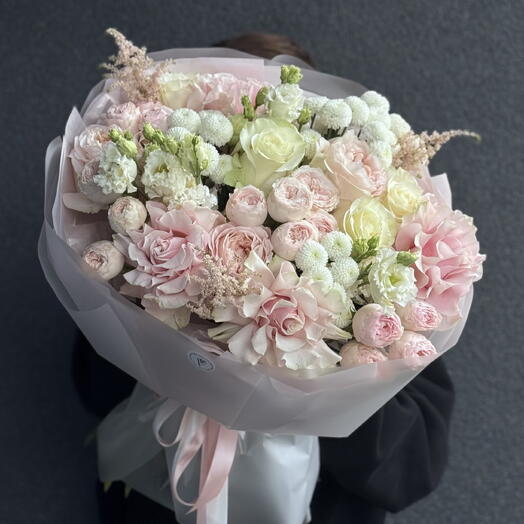 Букет нежный с пионовидными и французскими розами