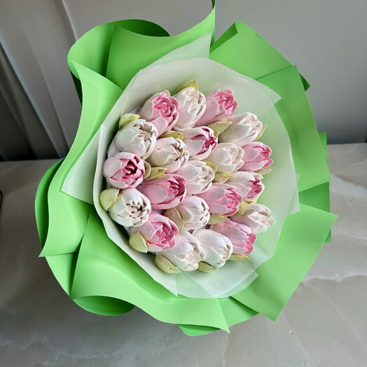 Букет вкусных зефирных тюльпанов для мамы