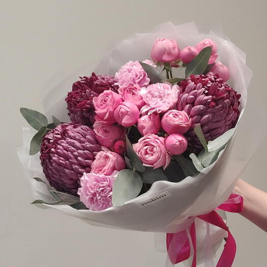 Букет с пионовидной розой и хризантемой 💞