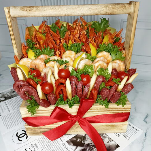 Мужской закусочный ящик с раками и креветками