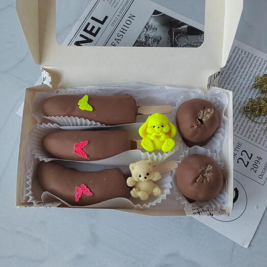 Набор сладостей. Бананы в шоколаде. Подарок