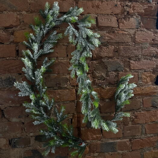 Еловая заснеженная искусственная (пластик)