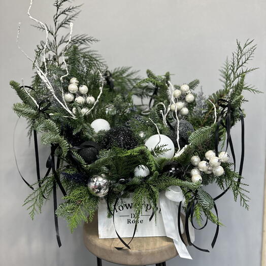 Композиция из живого нобилиса «изящный гламур»