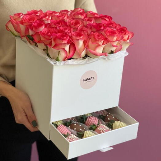 Цветочная шкатулка с клубникой в шоколаде -Джумелия-