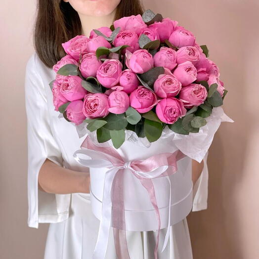 Цветы в коробкеРозовые розы в шляпной коробке