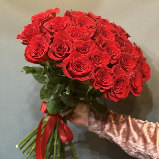 Букет из 25 красных роз