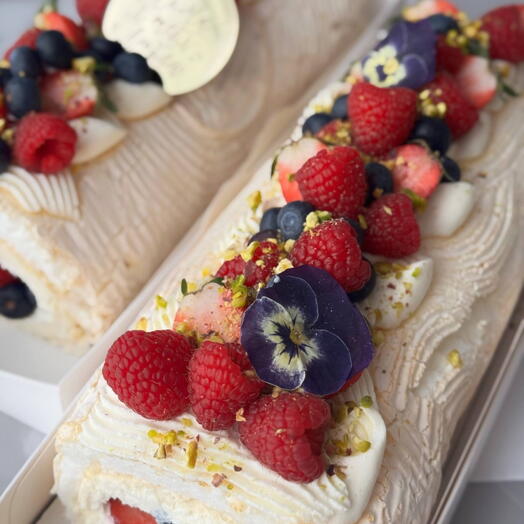 Меренговый рулет Клубника-ваниль к чаю, на день рождения