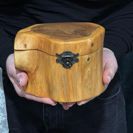Шкатулка из натурального дерева