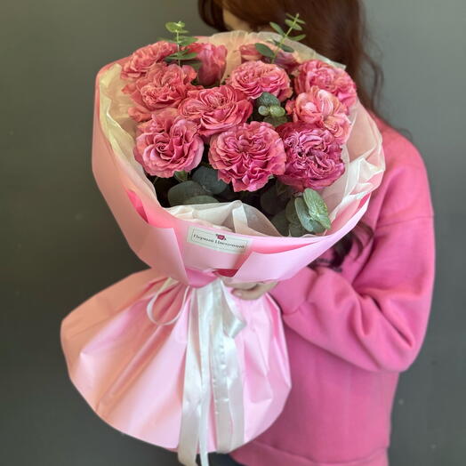 Пионовидная роза «Кантри Блюз» и эвкалипт в стильной упаковке 🎀🌿