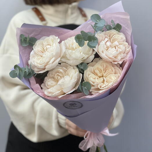 Моно букет из пионовидной розы шифон