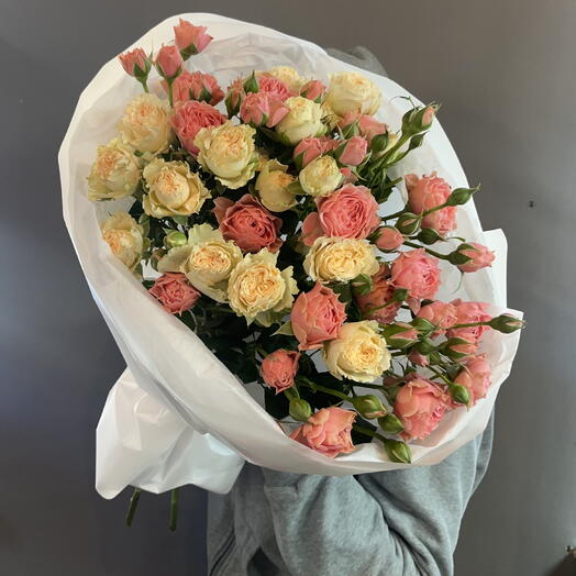 Шикарное моно кустовых пионовидных роз