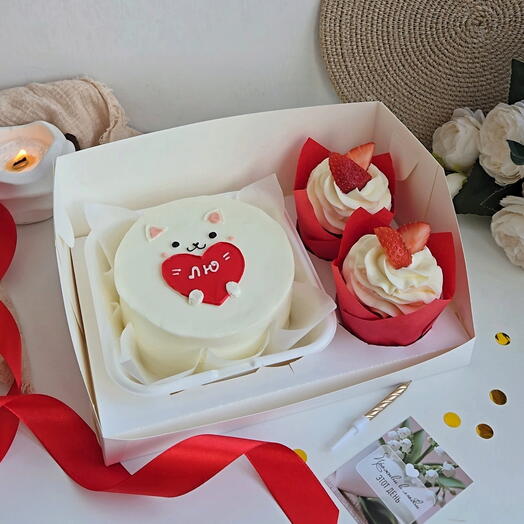 Бенто торт и капкейки "лю"