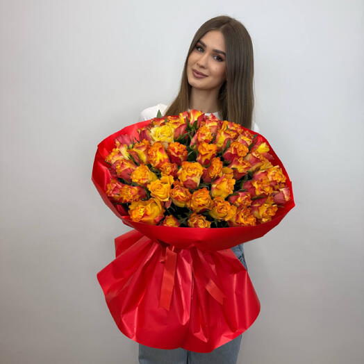 Букет из 51 огненно-рыжей розы