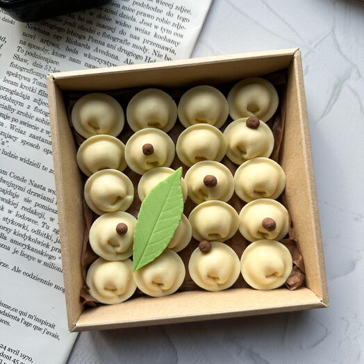 Шоколадные пельмени с цельными орехами подарок мужчине,папе,брату,мужу