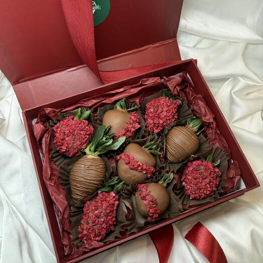 Клубника в премиальном бельгийском шоколаде в стильной упаковке Бордо🍓♥️🍫