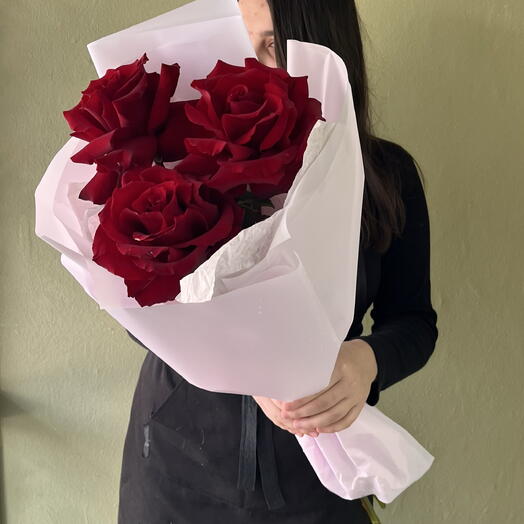Французские розы красные