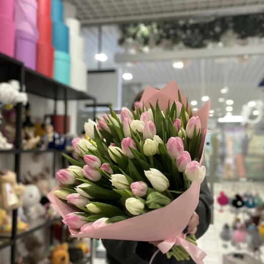 Букет из нежных тюльпанов