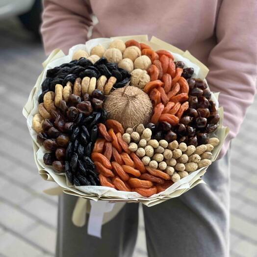 Букет из сухофруктов с кокосом