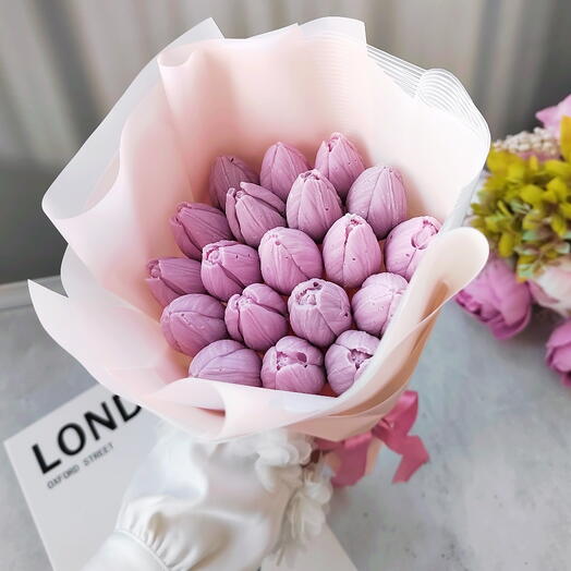 Букет из лавандовых шоколадных тюльпанов For mom