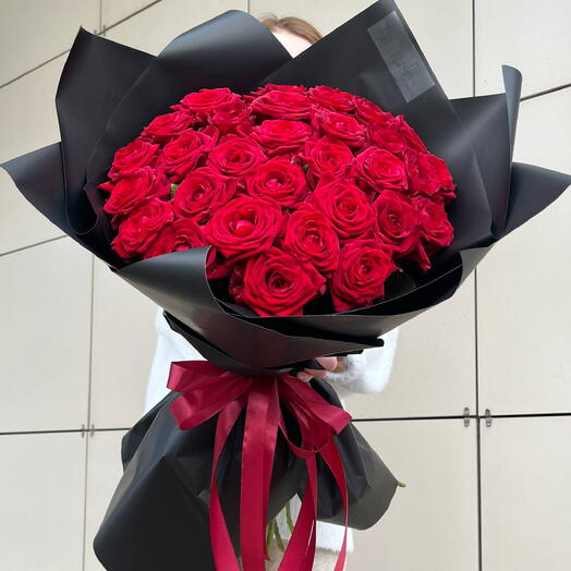 31 red roses 50 cm