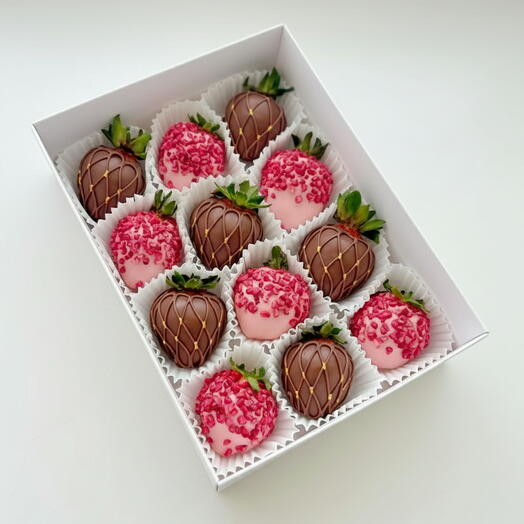 Клубника в шоколаде «Love» 12 шт