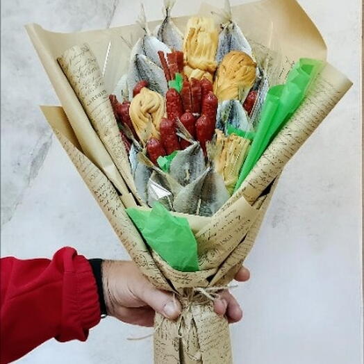 Букет мужской из рыбы,колбасок и сыра