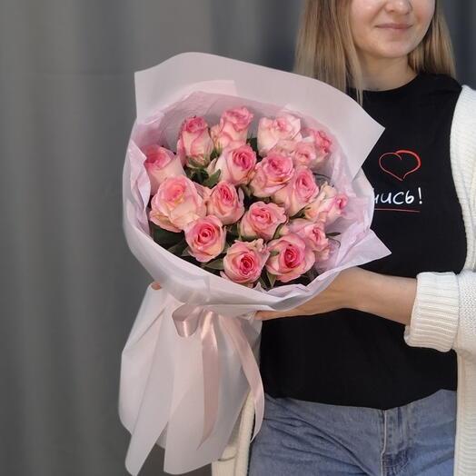 17 Розовых роз Кения 50 см