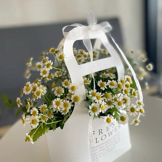 Цветы в коробке ромашки 🌸